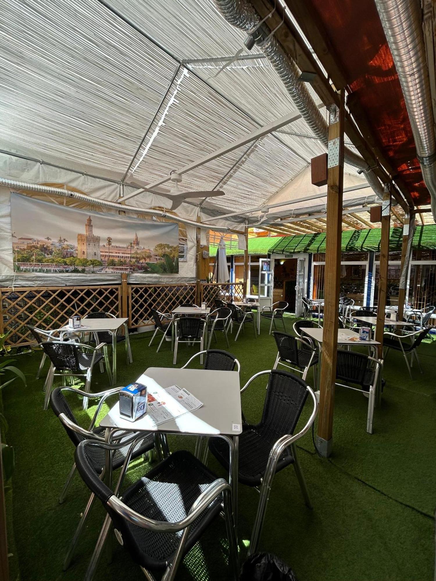 Hostal Avenida Andalucia - Solo Adultos Sevilla Exteriér fotografie