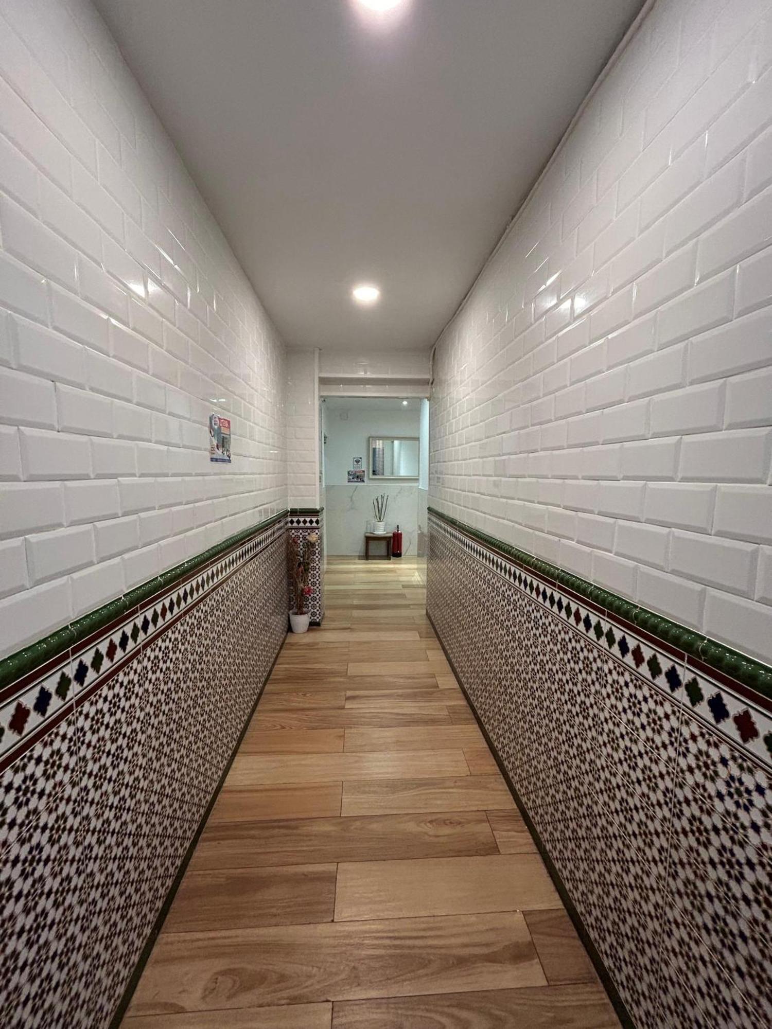 Hostal Avenida Andalucia - Solo Adultos Sevilla Exteriér fotografie