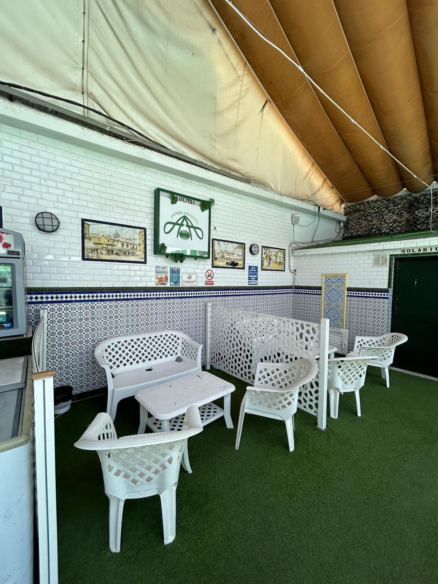 Hostal Avenida Andalucia - Solo Adultos Sevilla Exteriér fotografie