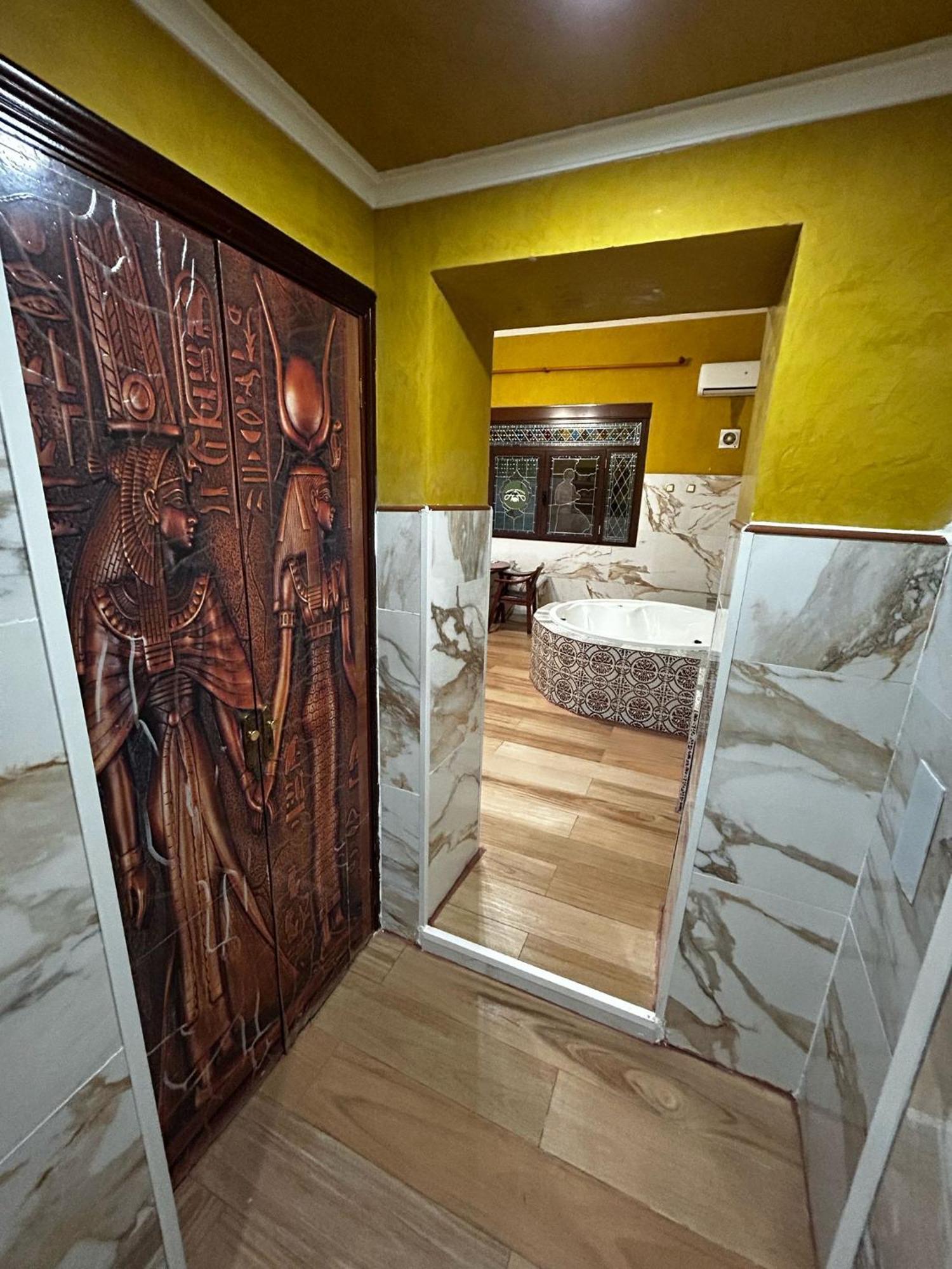 Hostal Avenida Andalucia - Solo Adultos Sevilla Exteriér fotografie