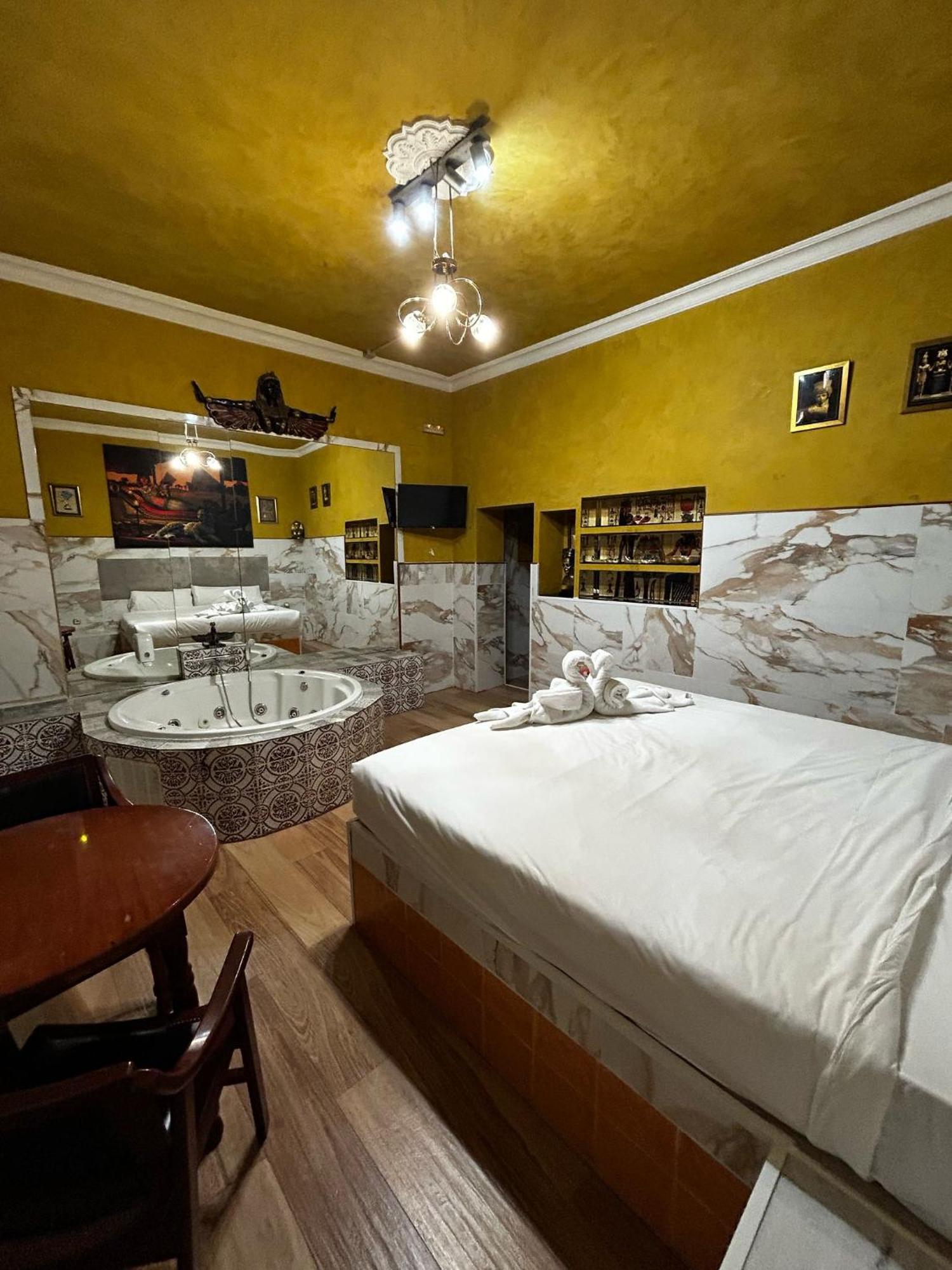 Hostal Avenida Andalucia - Solo Adultos Sevilla Exteriér fotografie